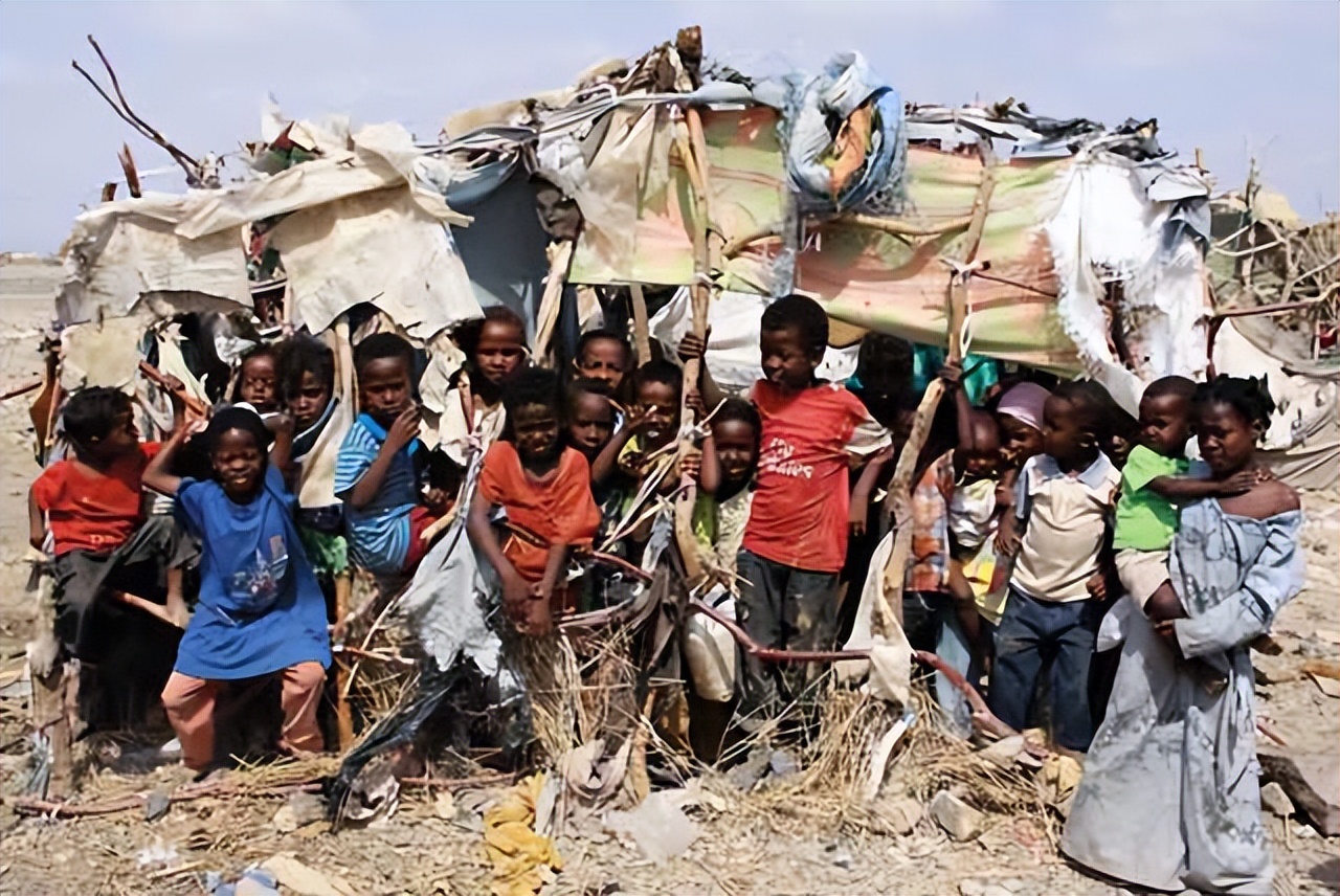 非洲穷国吉布提，在中国帮助下三年摘掉穷帽子，为报恩送中方大礼