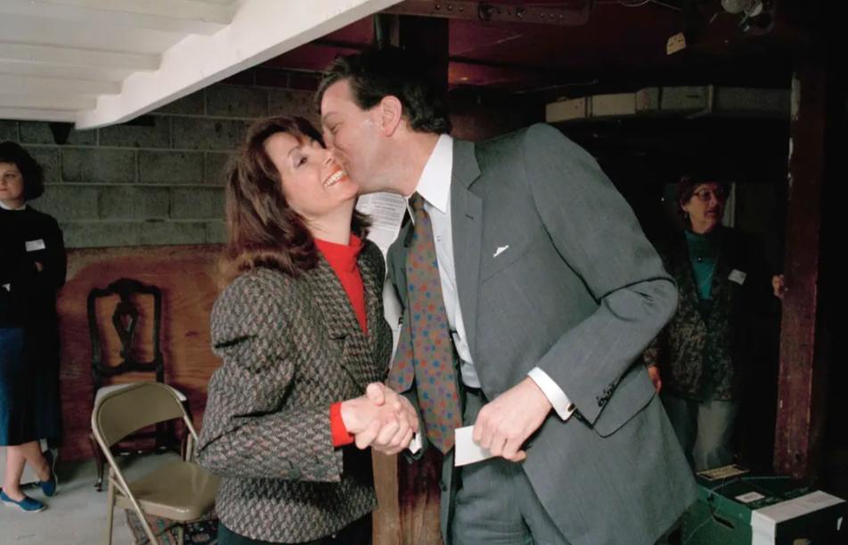 佩洛西深夜窜访台湾：国人怒了，但中国人没有输