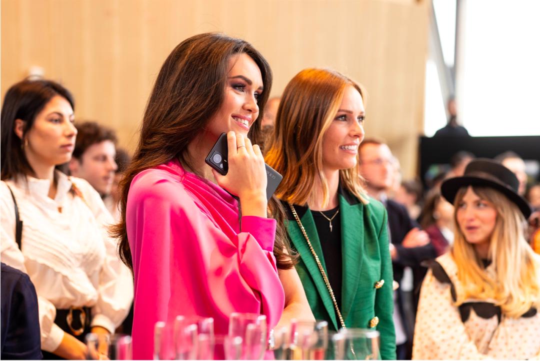 震撼世界的发布会,感受当年震撼世界的发布会