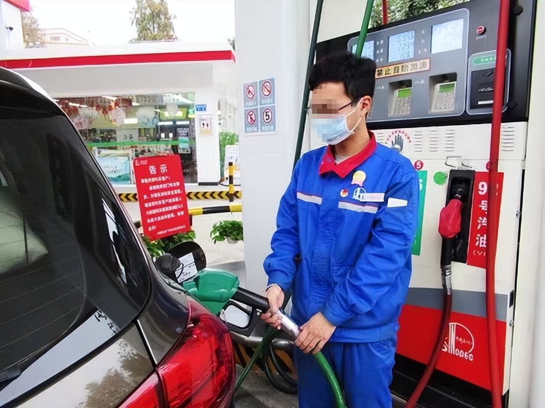 一箱油汽车能跑多少公里,油车一箱油一般跑多少公里