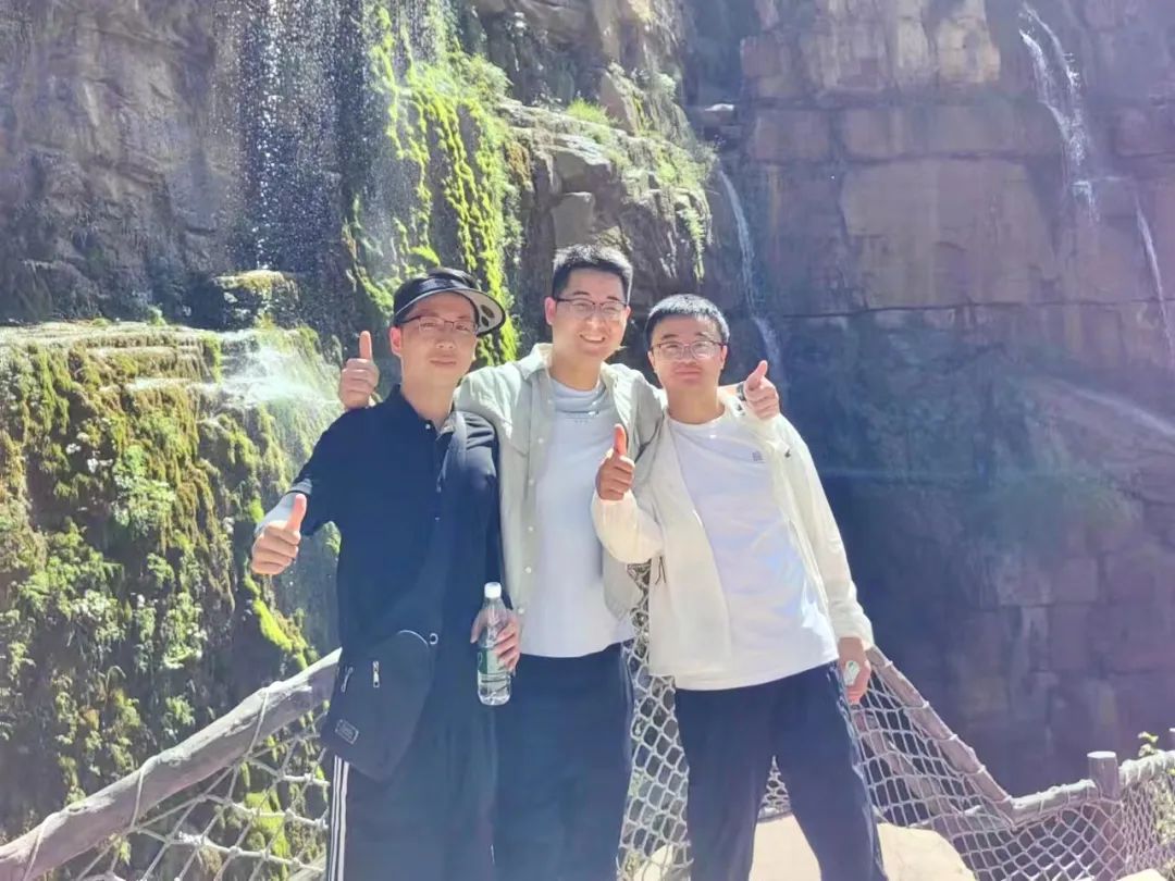 聚力前行同心致远丨京洛律师赴云台山开展*党**建团建活动