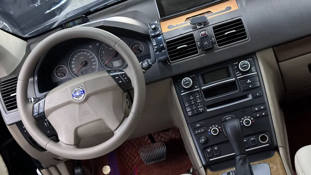 翻新一辆07年沃尔沃xc90要多少钱,开了四年的沃尔沃xc90多少钱