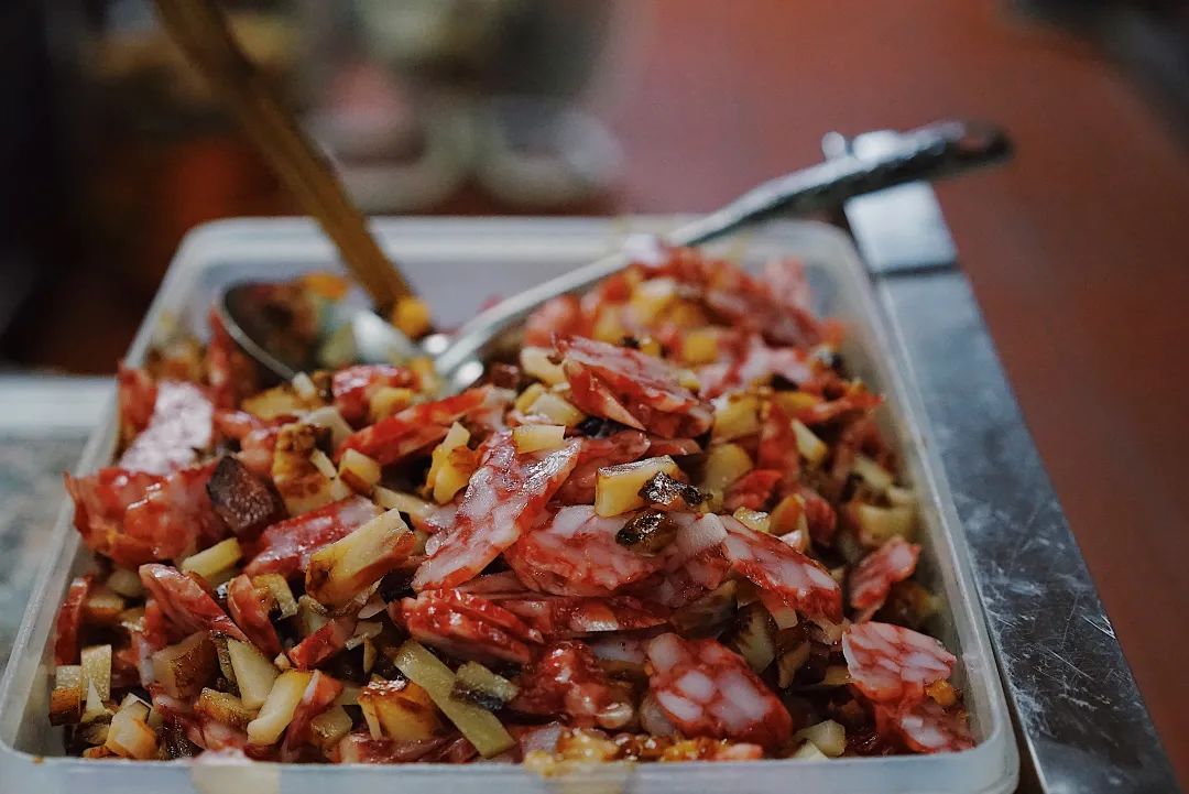 奇了怪了，究竟是什么宝地让广州老饕们也净爱往这钻？