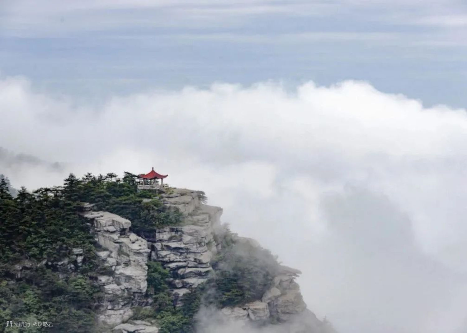天气炎热游泳馆避暑胜地,去10个避暑胜地清凉一夏吧