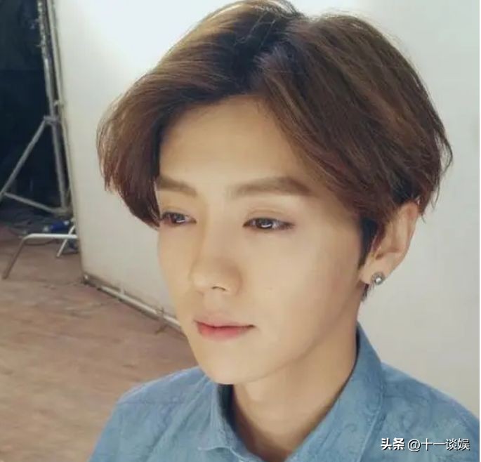 鹿晗潮牌遭吐槽，衣服成本60元卖1500，发多条INS怼网友败坏好感