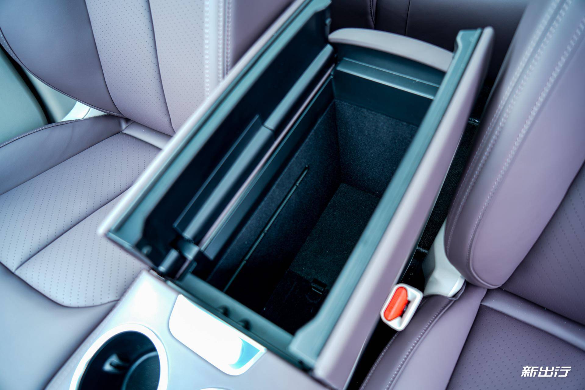 15万的中型SUV体验如何?静态实拍零跑23款C11