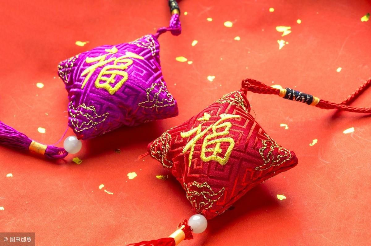 关于春节的诗词元日的手势,元日这首诗可以用来拜年吗