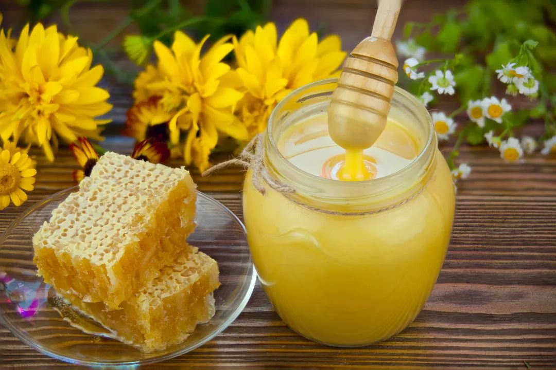 蜂蜜是否真的有保健作用,蜂蜜水解酒的正确喝法及最佳时间