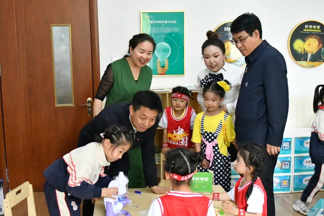 倾听儿童相伴成长学前教育宣传月,吕梁市学前教育宣传月