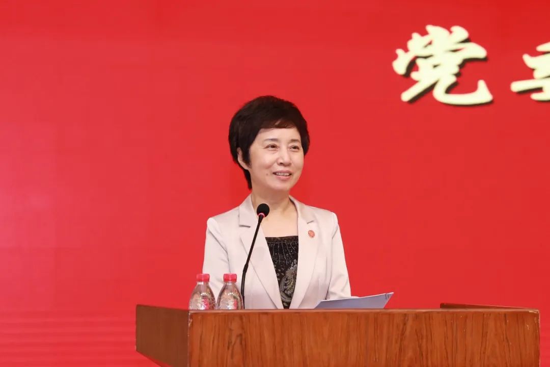 传道先明道，培根先铸魂，做“经师”与“人师”的统一者——复旦大学教师节表彰大会隆重举行