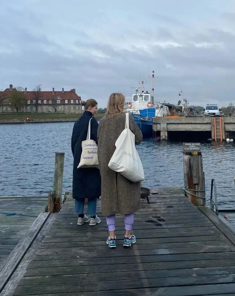 包包推荐小众高级感斜挎春款,巴黎春夏街拍