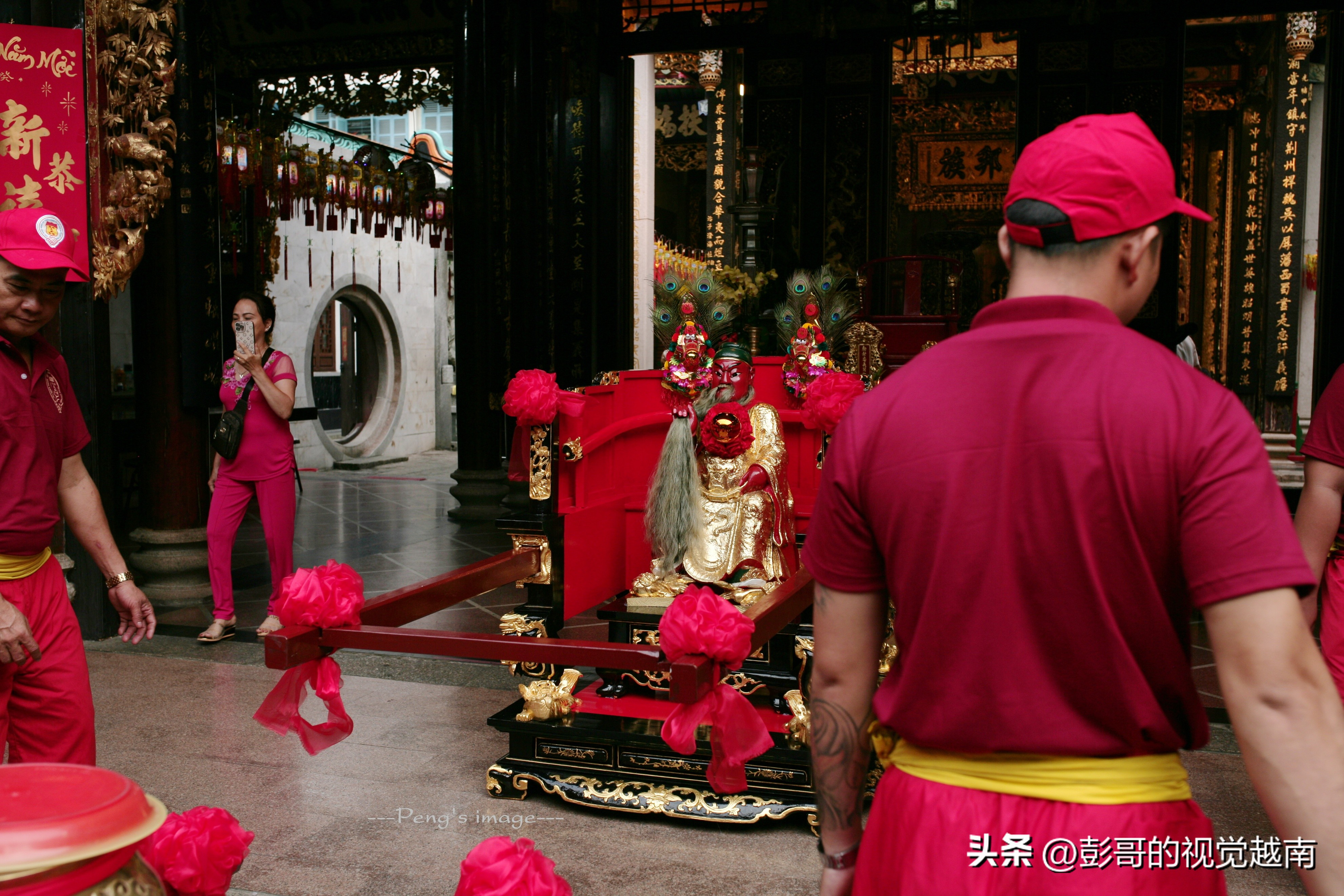 越南西貢華人的【恭請關聖帝君聖駕出遊】活動。