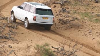 最堵五一的路上,中年男人最爱的路虎,消失了!