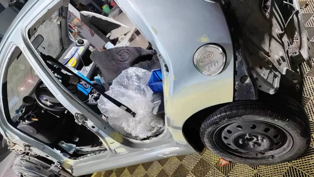 2010款比亚迪f0翻新案例,比亚迪f0全车翻新喷漆多少钱