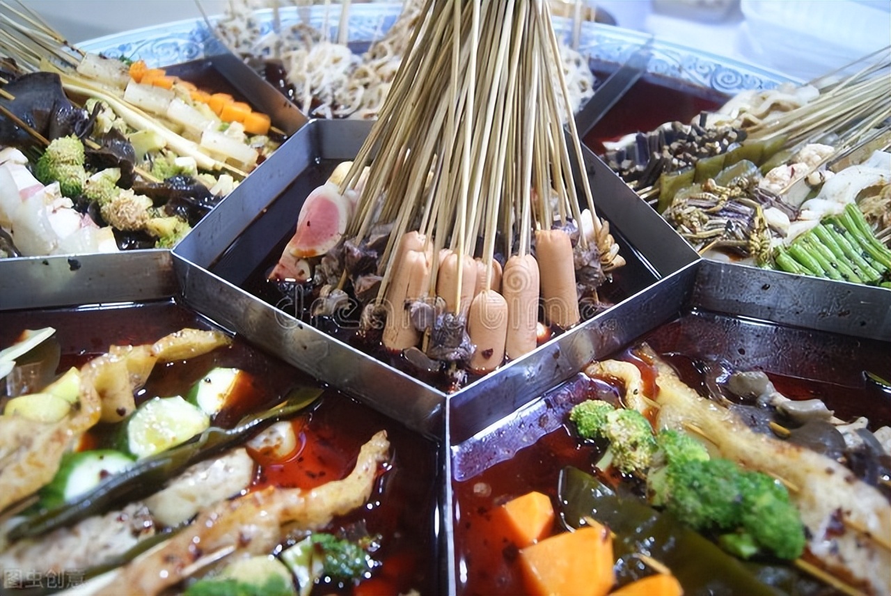 吃麻辣烫一年能赚多少钱,重庆麻辣烫的利润有多少