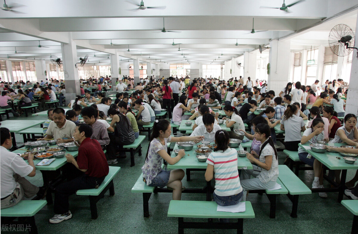 男人有钱是享有优先择偶权的,男人可以不要婚姻但是不能没有钱