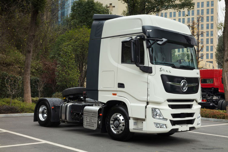 东风天龙旗舰kx660马力牵引车扭矩,600马力东风天龙王者版绿色的