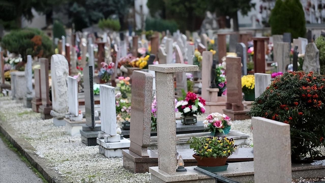 买房放置骨灰盒合法吗,买房子放骨灰盒违法吗