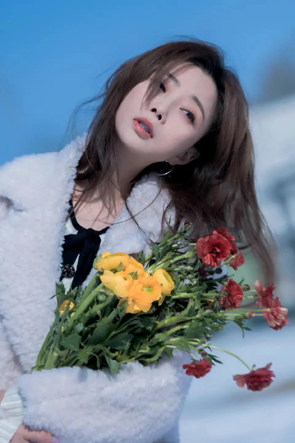 自从前夫入狱后，41岁“水蜜桃”殷桃，为何至今无人敢娶？