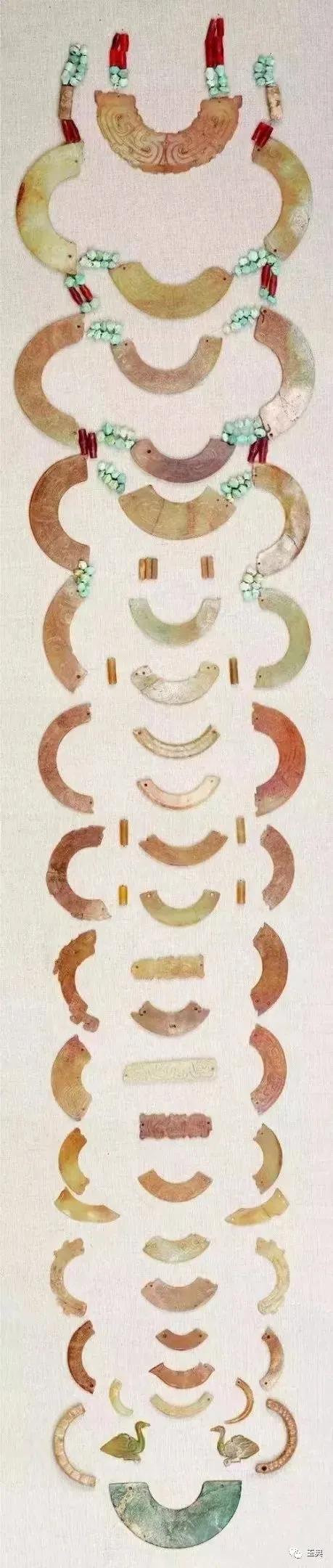 月圆中天，玉寄人间——影视剧里的“高大上”美饰盘点第1辑