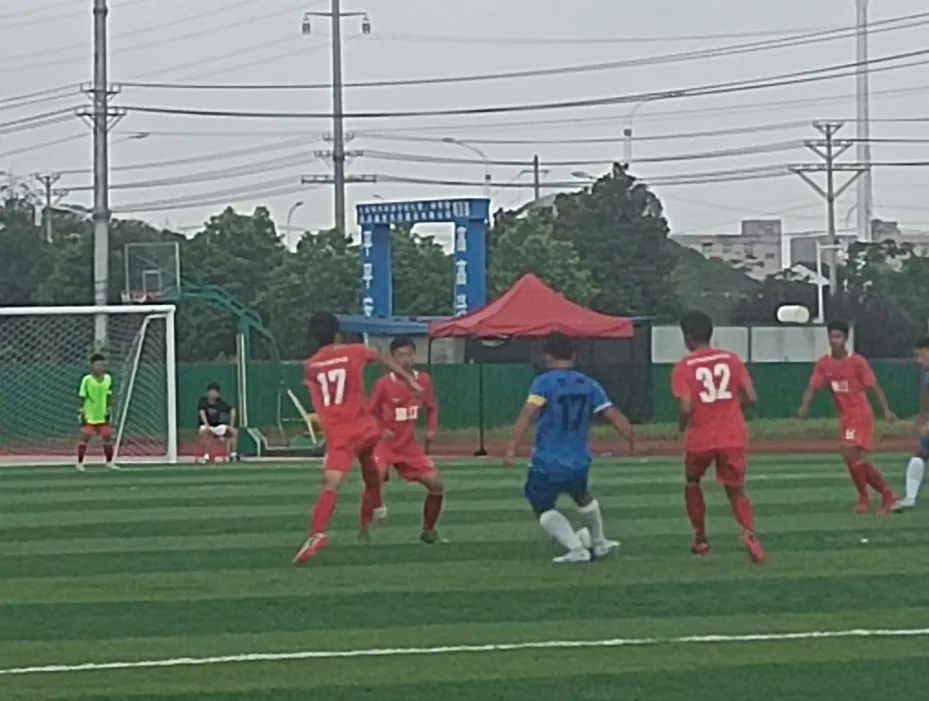 鄂州青少年足球联赛2019,绿茵场上显英姿团结拼搏创佳绩