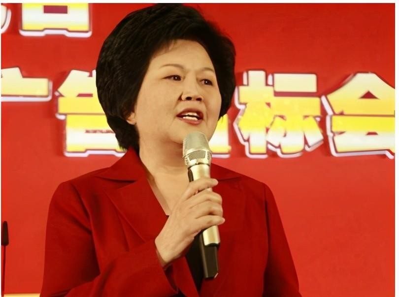 事实证明,央视没选错人,新闻主持邢质斌可以不要名和利