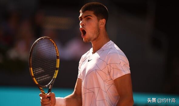 新生代小帅哥阿尔卡拉斯，被纳豆和小德宠溺的网坛小鲜肉