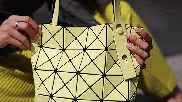 2023三宅一生包包哪款值得买,三宅一生水桶包2021