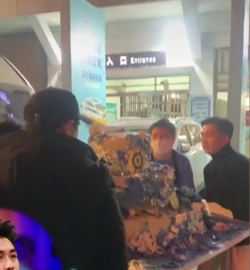 何猷君28岁庆生现场曝光,何猷君生日蛋糕数字