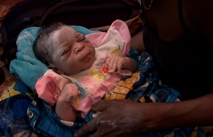 穷国地狱之船！无水无电无厕所，2000人挤爆还在上面生孩子