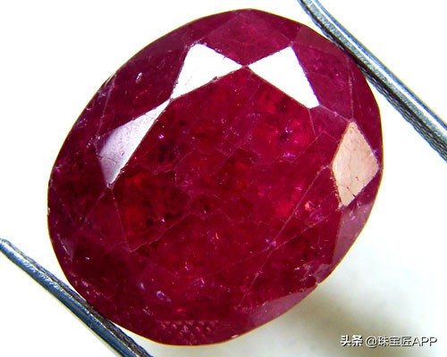 宝石的裂纹叫什么,宝石有裂痕是不是就失去价值了