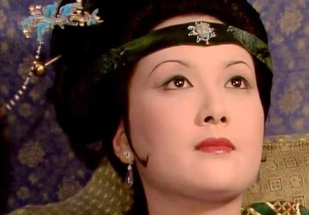 王熙凤认小红做女儿是什么意思,红楼梦王熙凤认女儿