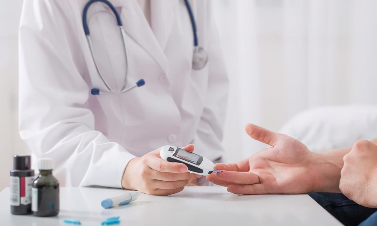 甲钴胺胶囊功效和副作用,甲钴胺胶囊治疗神经衰弱吗