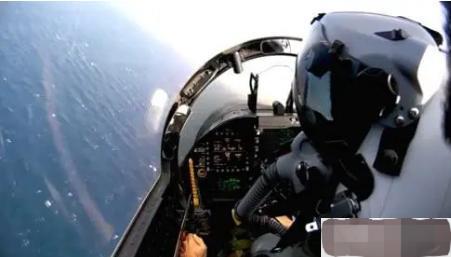 战斗机频繁飞行怎么回事,战斗机飞行员内急怎么办