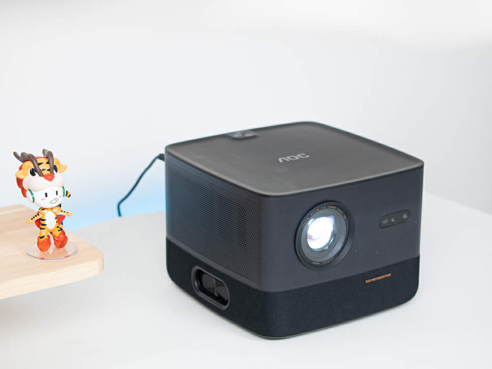 太卷了！亮度1300CVIA、帝瓦雷调音，AOCK1智能投影或成4K段爆款