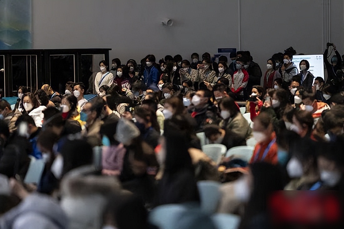 世界杯首次官方纪念物,卡塔尔杯花丝玉璧