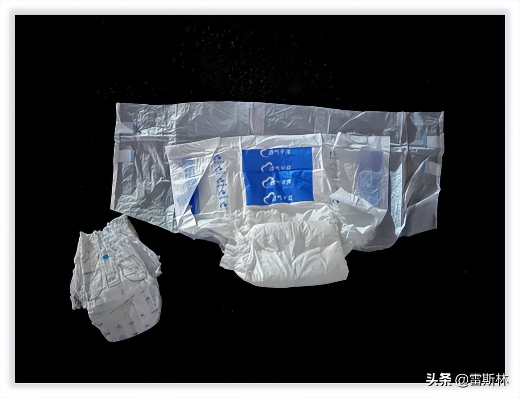 “我在大润发打了32天地铺，才知道疫情下的人最需要什么”