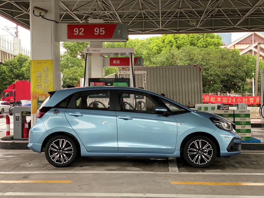 本田飞度最好的改装,国外本田三厢飞度改装