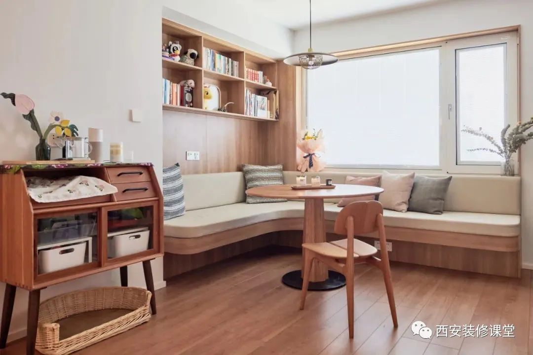 客厅窗户不是落地的怎么装好看,客厅东窗户适合什么窗帘