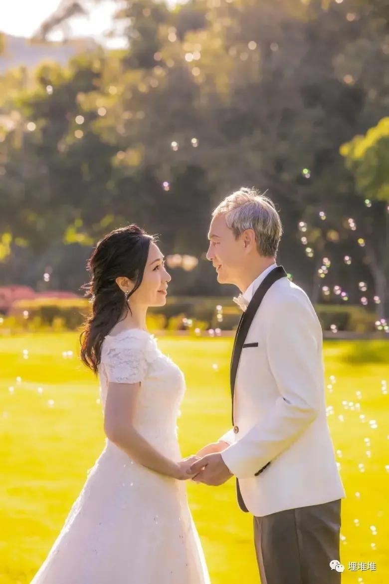 刚结婚婆婆让花彩礼钱我怎么说,婆婆在婚礼上拒绝给彩礼钱