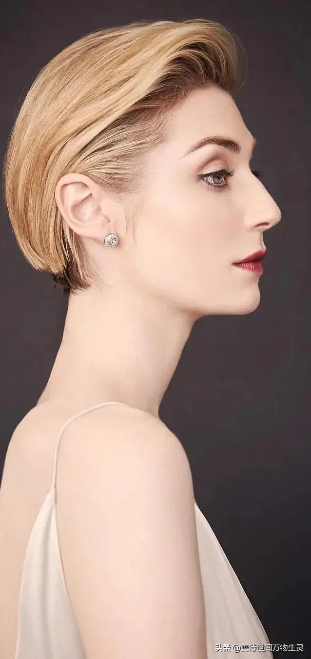 伊丽莎白德比茨基图片,伊丽莎白德比茨基与米歇尔