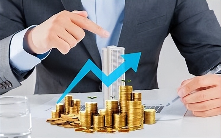 地摊日入9000？普工一年涨薪5元，年轻人逃离工厂是明智选择吗？