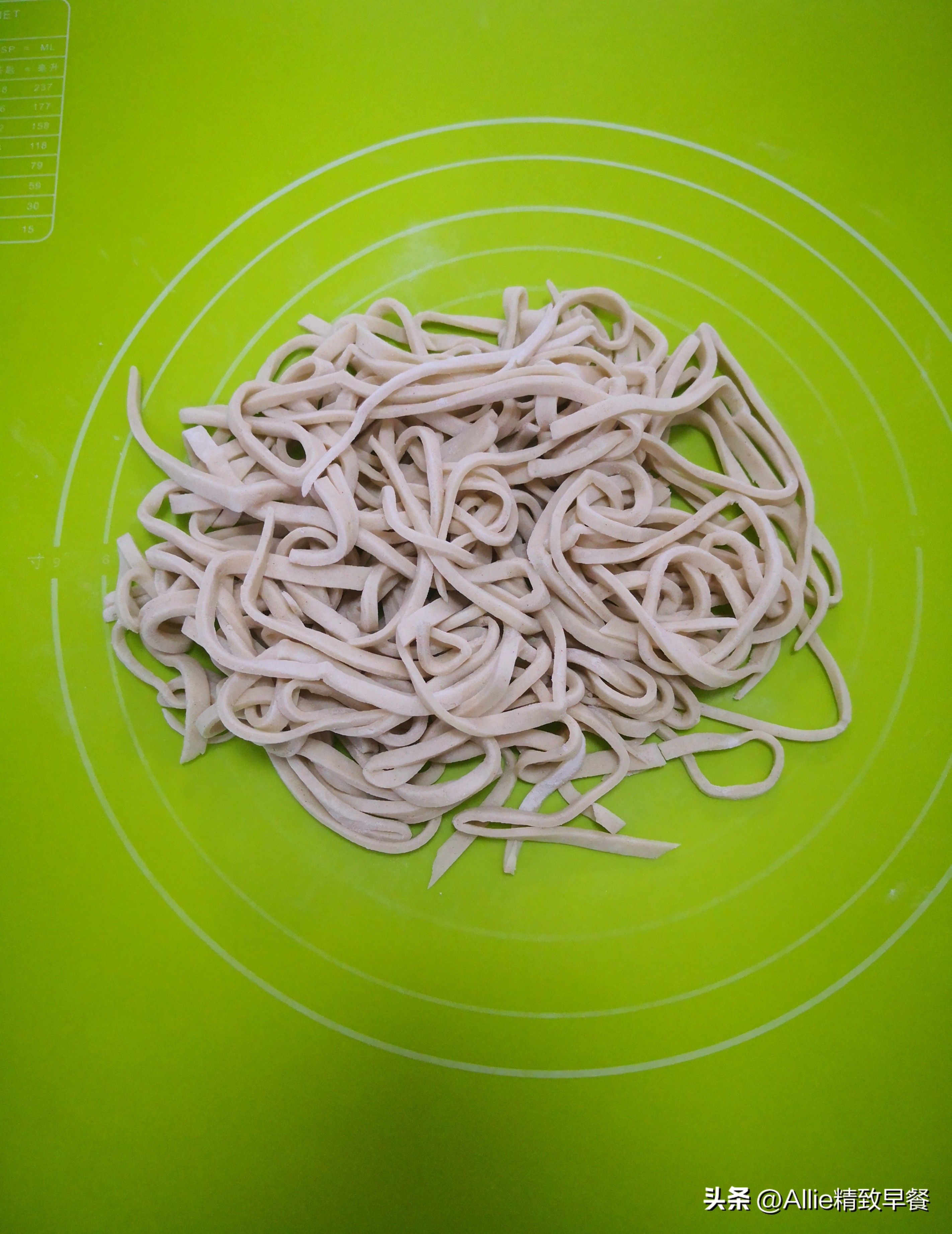 砂锅焖面老是粘锅怎么回事,豆角土豆西红柿焖面不会粘锅