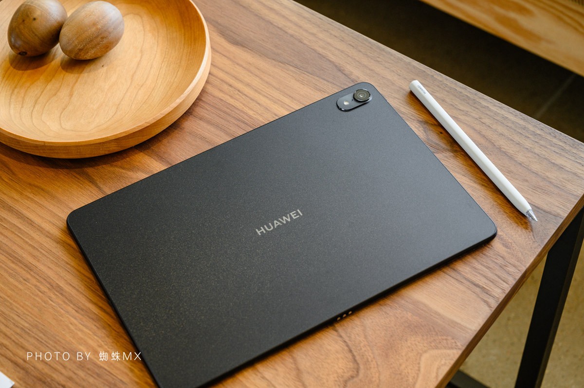 华为发布全新MatePadAir平板,华为平板matepadair打原神测评