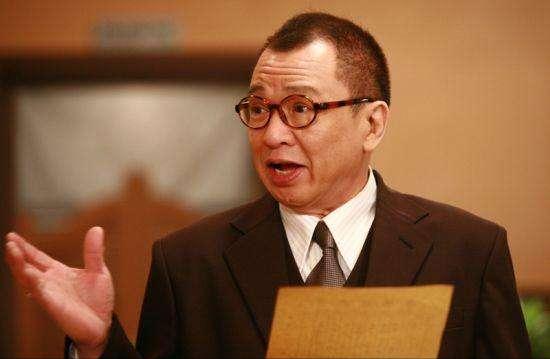 国内赚钱国外花，这7位知名明星移居国外，个个住豪宅开豪车