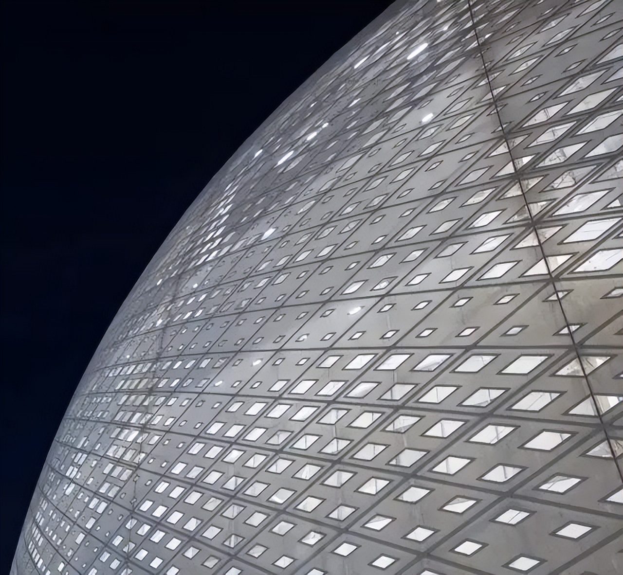 卡塔尔世界杯减轻天气炎热的措施,卡塔尔场地炎热