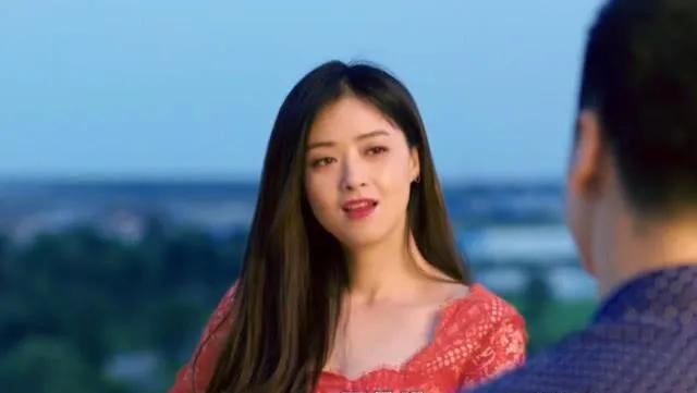 曲筱绡帮助樊胜美摆脱原生家庭,樊胜美欢乐颂对众人吐露心声