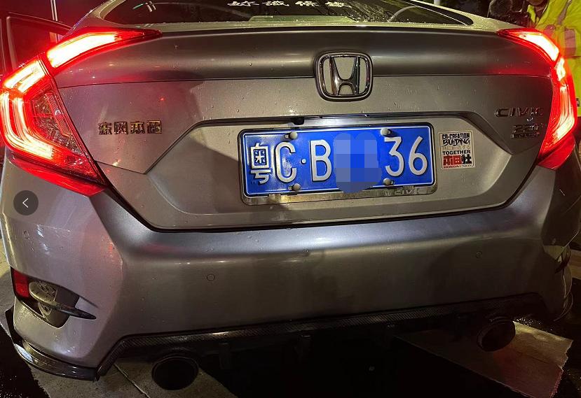 珠海交警追捕精神小伙飙车视频,珠海五辆摩托车被抓