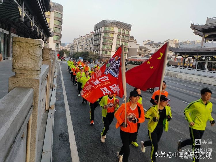 向雷锋同志学习60周年纪念活动,向雷锋同志学习题词视频