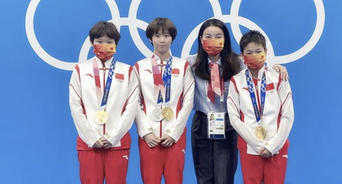 霍启刚带儿子看郭晶晶,霍启刚郭晶晶带孩子看球赛